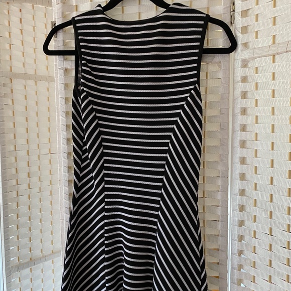 Formal-Office Dress - Picture 6 of 6